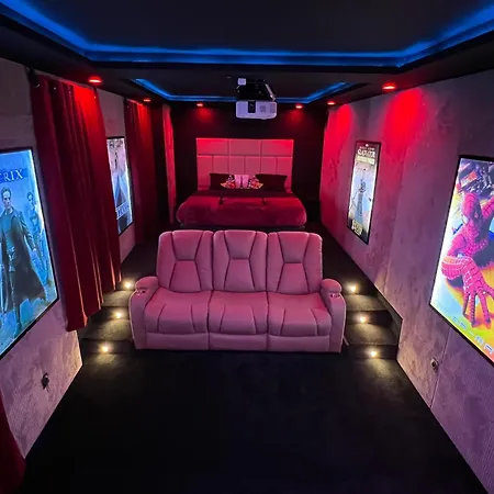 Cinema & Jacuzzi Appartement *