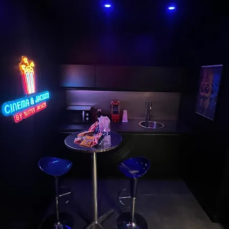 Cinema & Jacuzzi Vienne (Isere)