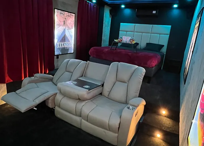 アパート Cinema & Jacuzzi ヴィエンヌ